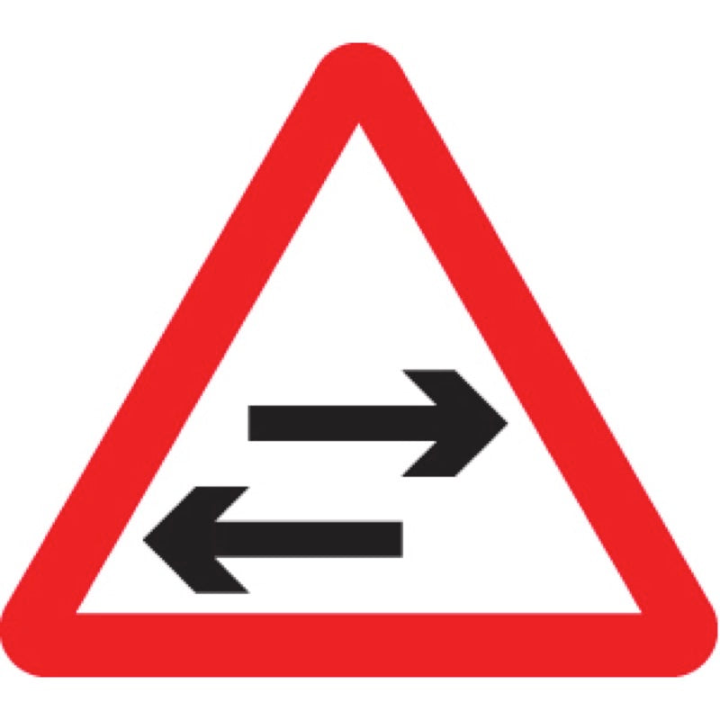 Two way traffic crossing ahead class R2 Permanent 600mm tri (3mm aluminium composite)